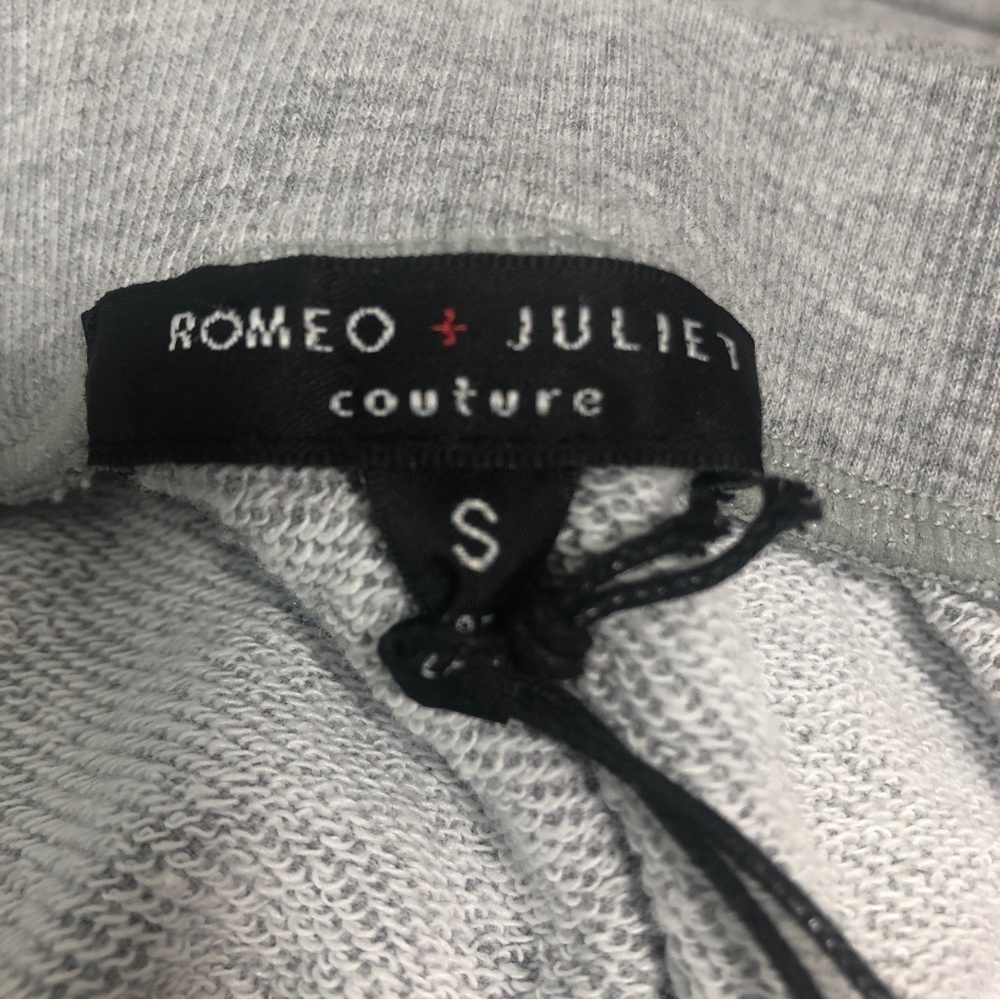 Romeo & Juliet Couture Off Shoulder Crop Sweatshirt Lace Up Sleeves NWT Small - Picture 6 of 8